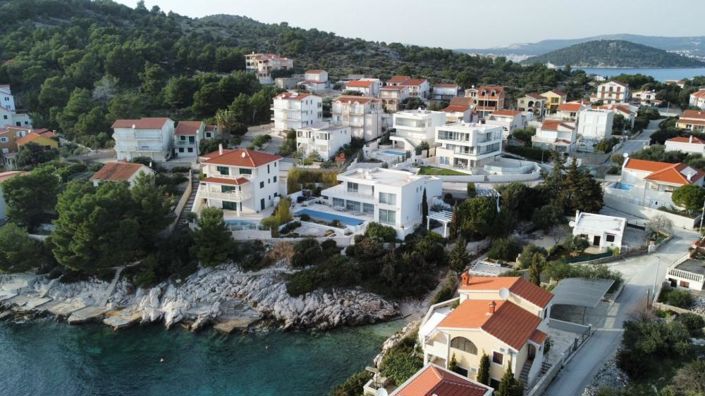 Image No.7-4 Bed Property for sale