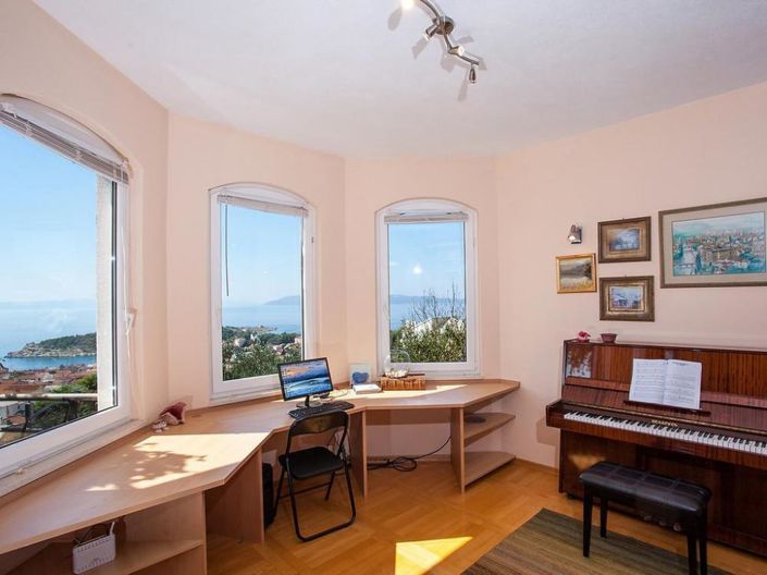 Image No.12-Propriété de 5 chambres à vendre à Makarska