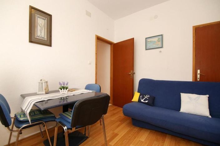 Image No.9-9 Bed Property for sale