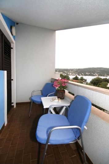 Image No.17-9 Bed Property for sale