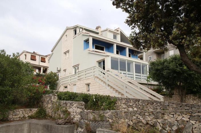 Image No.3-9 Bed Property for sale