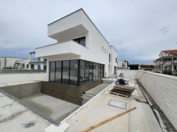 Image No.6-4 Bed Property for sale