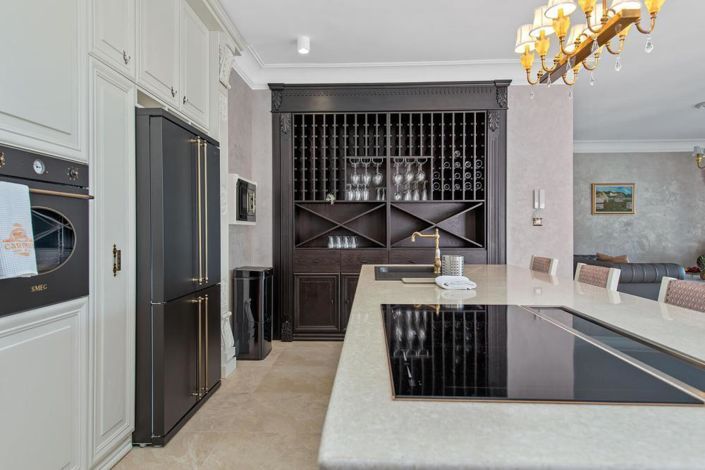 Image No.19-5 Bed Property for sale