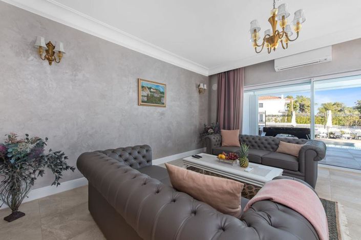 Image No.22-5 Bed Property for sale