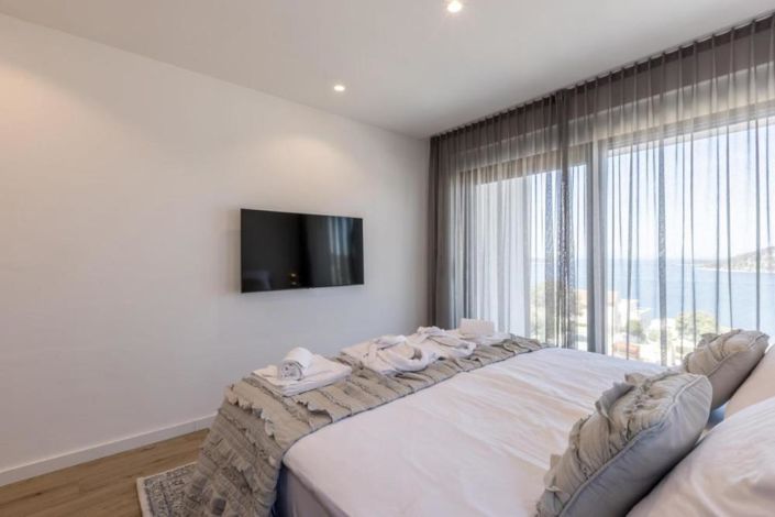 Image No.15-3 Bed Property for sale