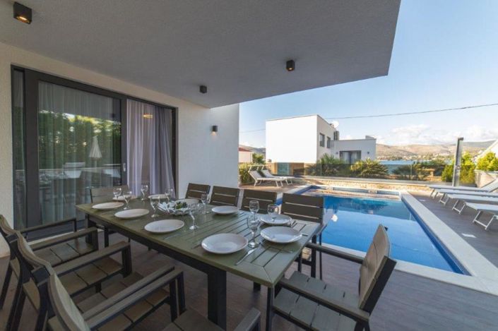 Image No.7-6 Bed Property for sale