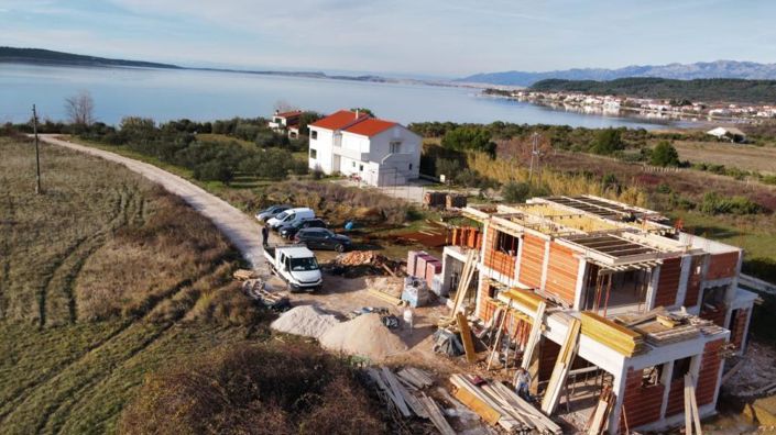 Image No.6-4 Bed Property for sale