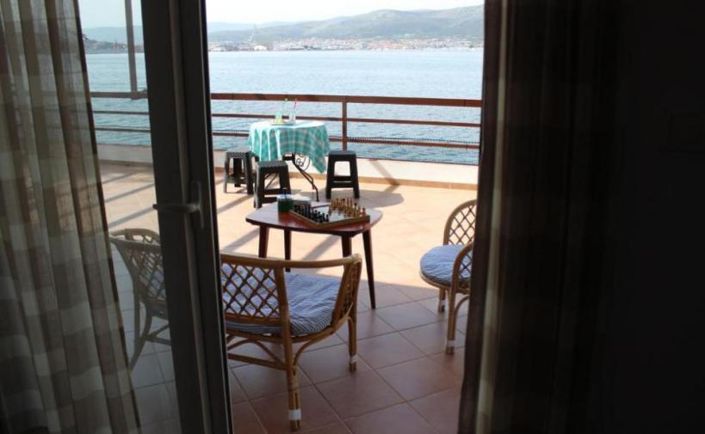 Image No.14-7 Bed Property for sale
