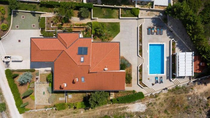 Image No.4-4 Bed Property for sale