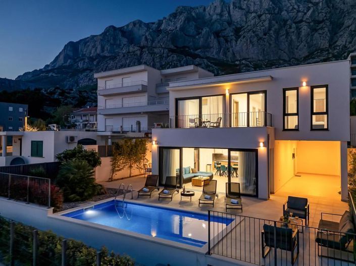 Image No.5-Propriété de 4 chambres à vendre à Makarska