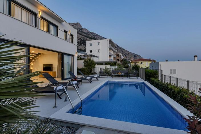Image No.6-Propriété de 4 chambres à vendre à Makarska
