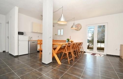 Image No.8-6 Bed Property for sale