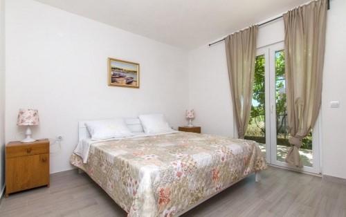 Image No.9-6 Bed Property for sale