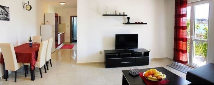 Image No.17-6 Bed Property for sale