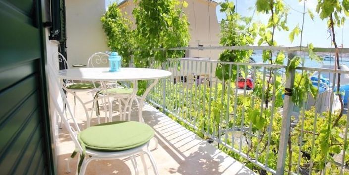 Image No.2-6 Bed Property for sale