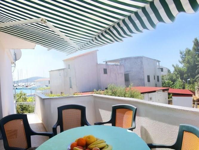 Image No.3-6 Bed Property for sale