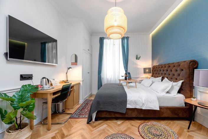 Image No.7-6 Bed Property for sale