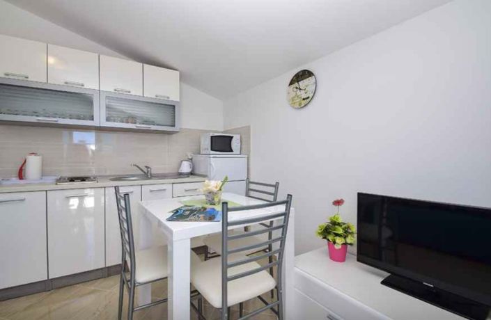 Image No.9-7 Bed Property for sale
