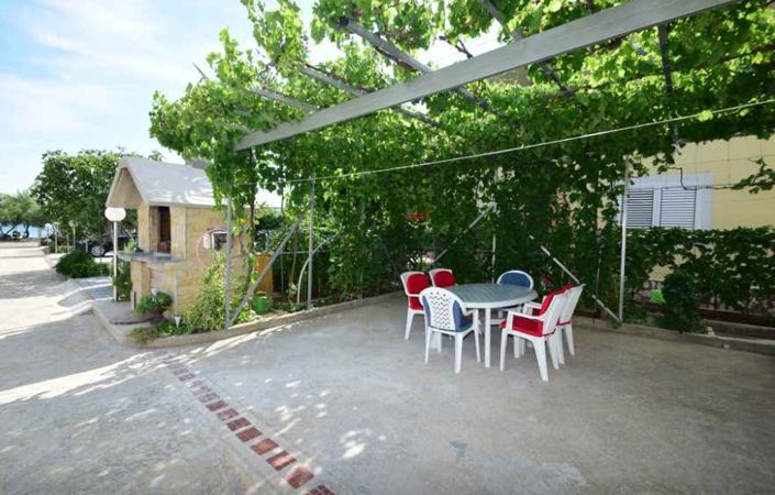 Image No.16-7 Bed Property for sale