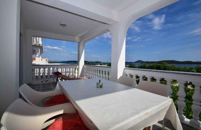 Image No.22-7 Bed Property for sale