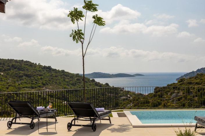 Image No.4-4 Bed Property for sale