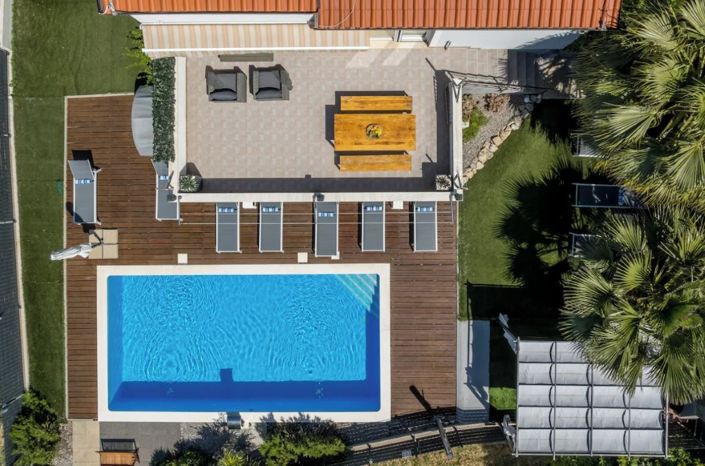 Image No.4-4 Bed Property for sale