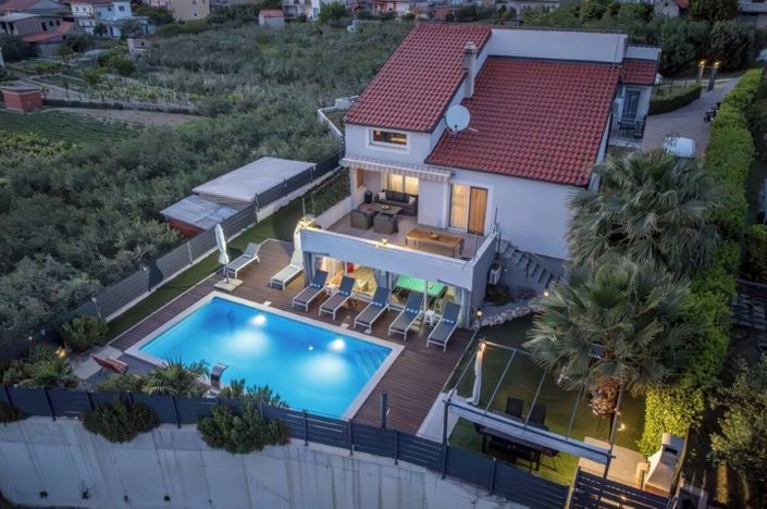 Image No.7-4 Bed Property for sale