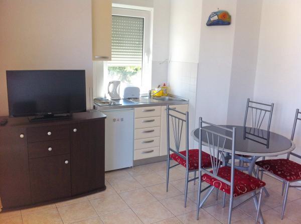 Image No.8-7 Bed Property for sale