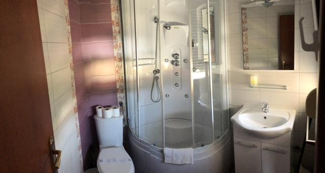 Image No.19-7 Bed Property for sale