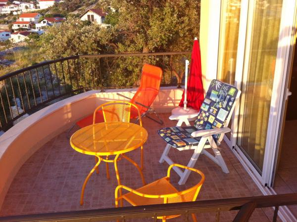 Image No.3-7 Bed Property for sale