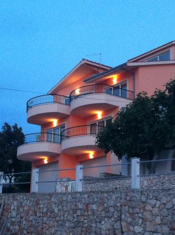 Image No.5-7 Bed Property for sale