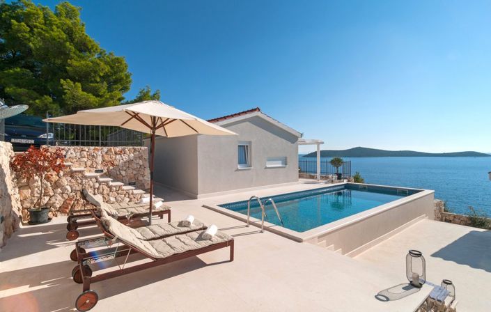 Image No.2-4 Bed Property for sale