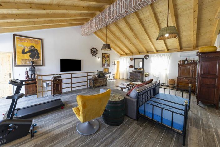 Image No.21-5 Bed Property for sale
