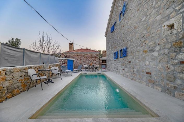 Image No.7-5 Bed Property for sale