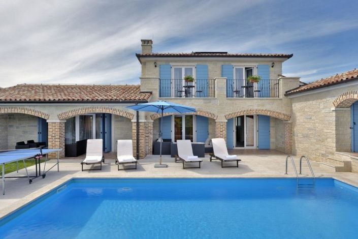 Image No.4-8 Bed Property for sale
