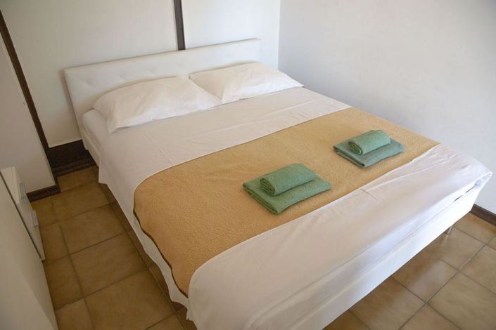 Image No.19-11 Bed Property for sale