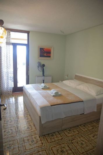 Image No.21-11 Bed Property for sale