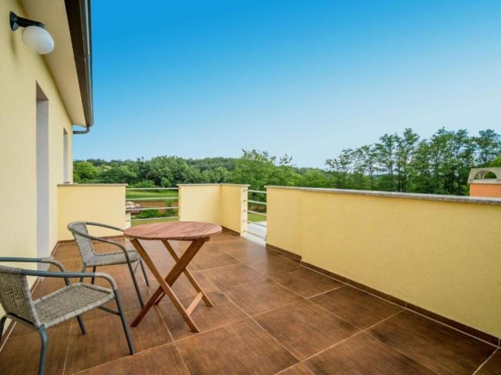 Image No.23-6 Bed Property for sale