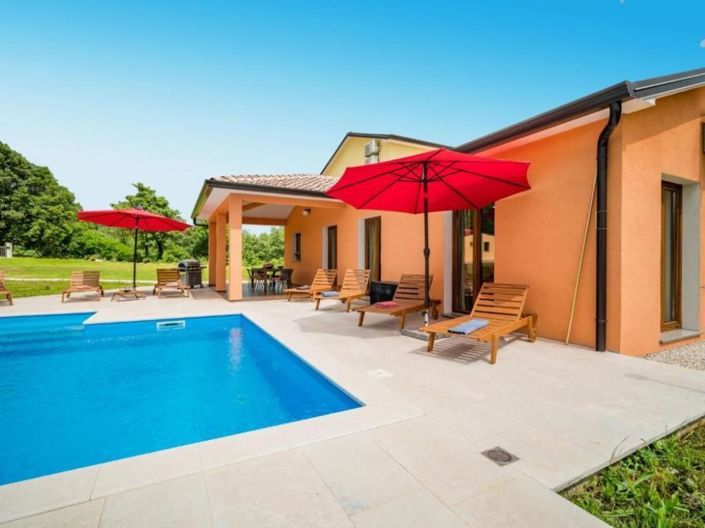 Image No.5-6 Bed Property for sale