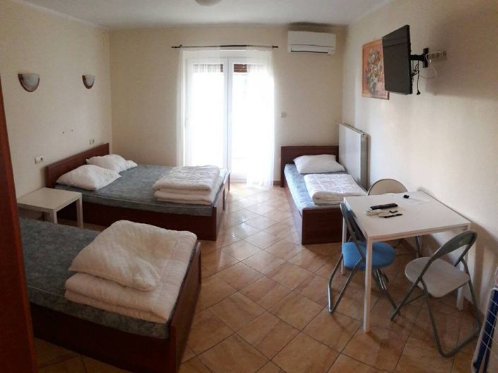 Image No.11-19 Bed Property for sale