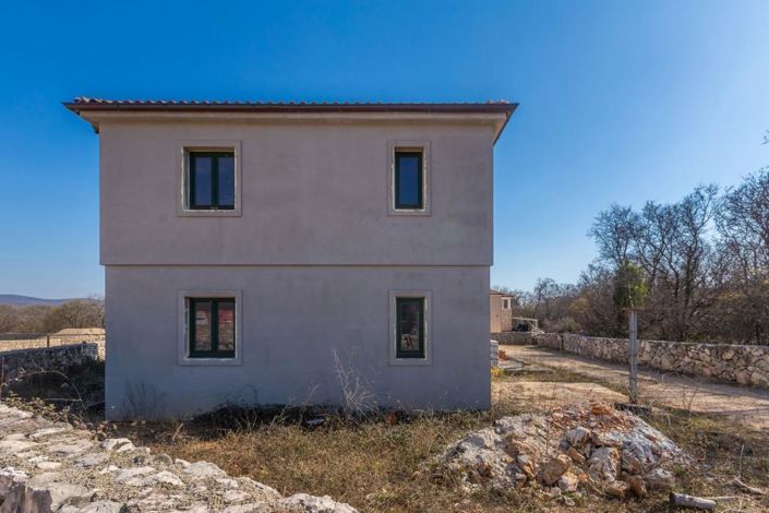 Image No.4-4 Bed Property for sale