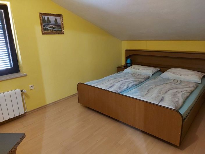 Image No.18-18 Bed Property for sale