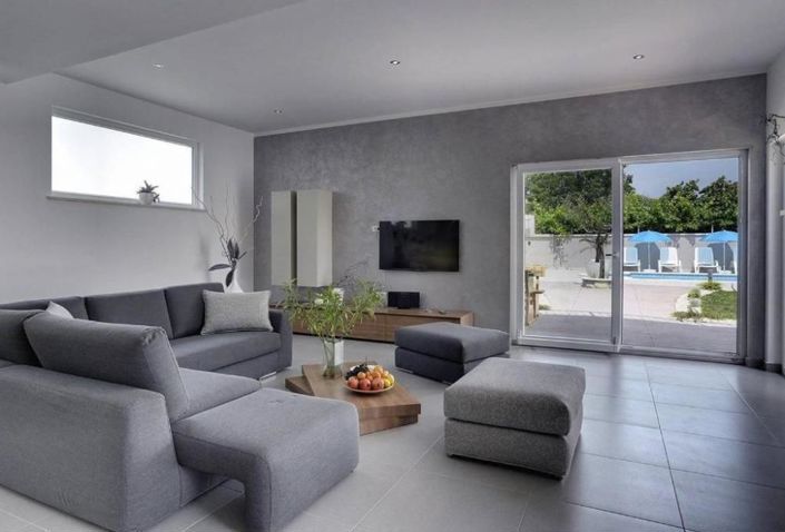 Image No.7-5 Bed Property for sale