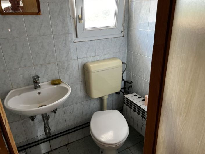 Image No.16-13 Bed Property for sale