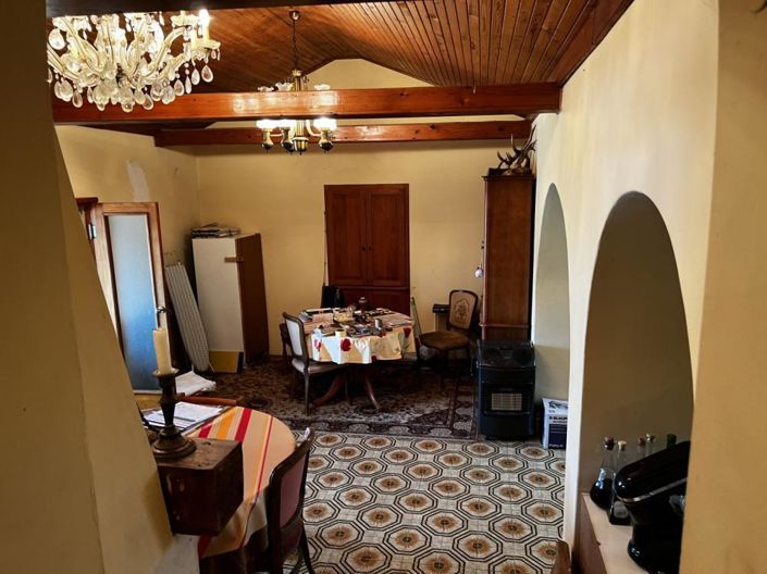 Image No.7-13 Bed Property for sale