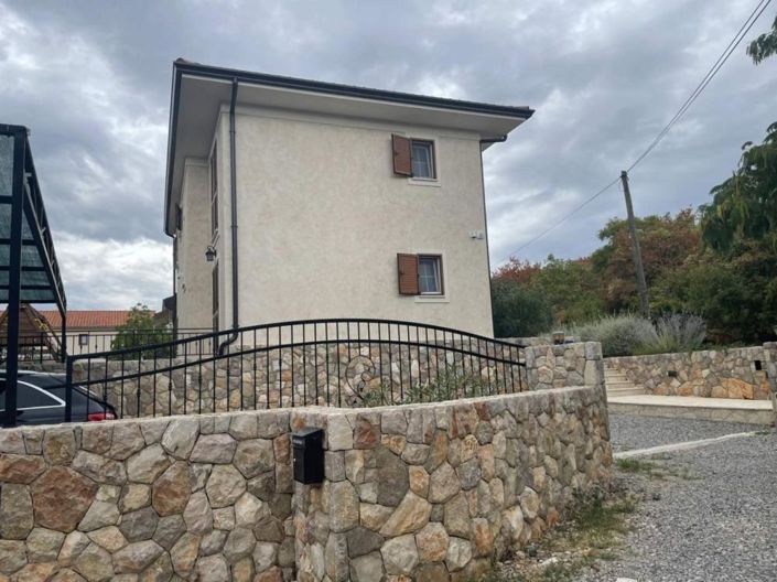 Image No.7-4 Bed Property for sale