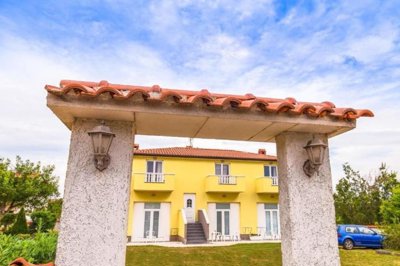 1 - Umag, Property