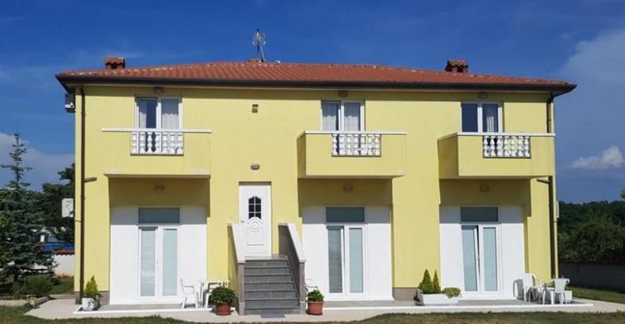 Image No.3-Propriété de 6 chambres à vendre à Umag