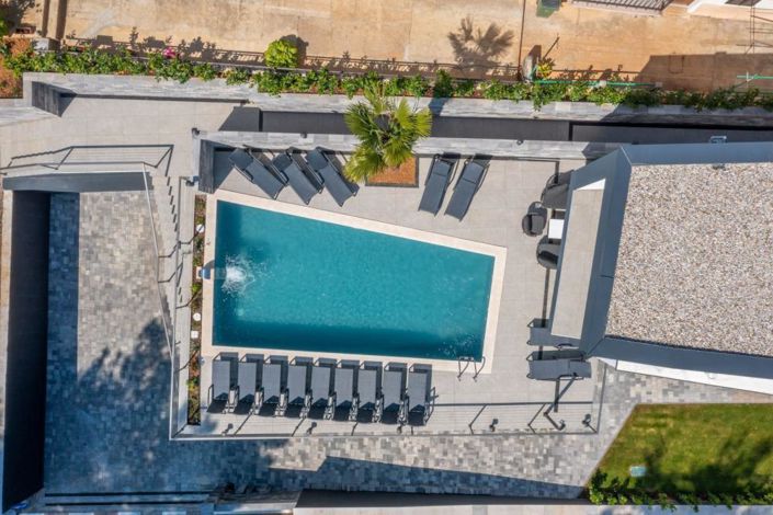 Image No.4-6 Bed Property for sale