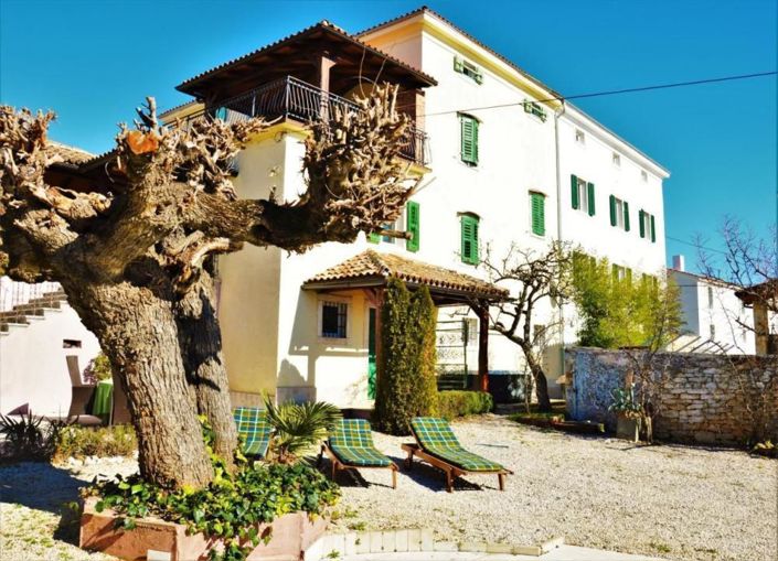 Image No.4-Propriété de 13 chambres à vendre à Višnjan